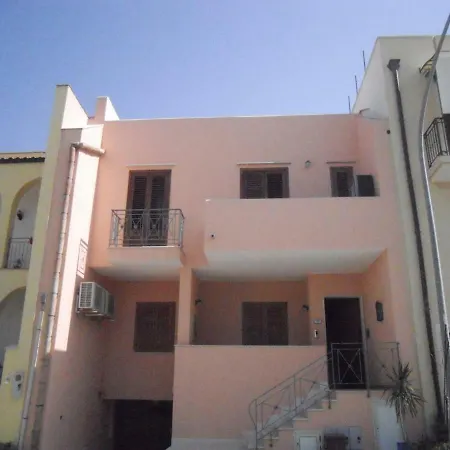 Apartment Colombo E Mattarella: With Wi-fi And Free Parking *